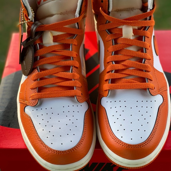 Jordan 1 Retro High OG Starfish size 12 Women = 10.5 Men Brand New In Box !!! - Picture 14 of 16